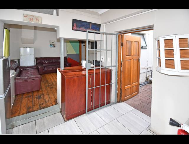 11 BEDROOM HOUSE FOR SALE IN HURST HILL